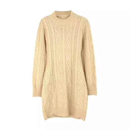 Ladies knit dress with open back and cable pattern Ivyshape