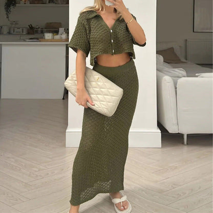 Women's crocheted beach look with crop top and maxi skirt Ivyshape