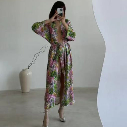 Women's beach kimono with floral design and side slits Ivyshape