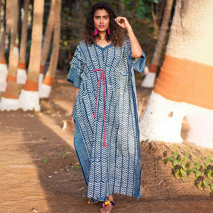 Women's kaftan with fashionable pattern and tie belt Ivyshape