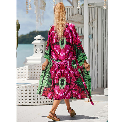 Ladies elegant beach kaftan with loose cut and colorful pattern Ivyshape