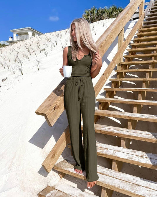 Women's jumpsuit with deep neckline and elastic waistband Ivyshape