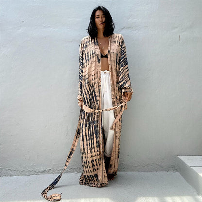 Women's elegant kaftan with playful batik pattern Ivyshape