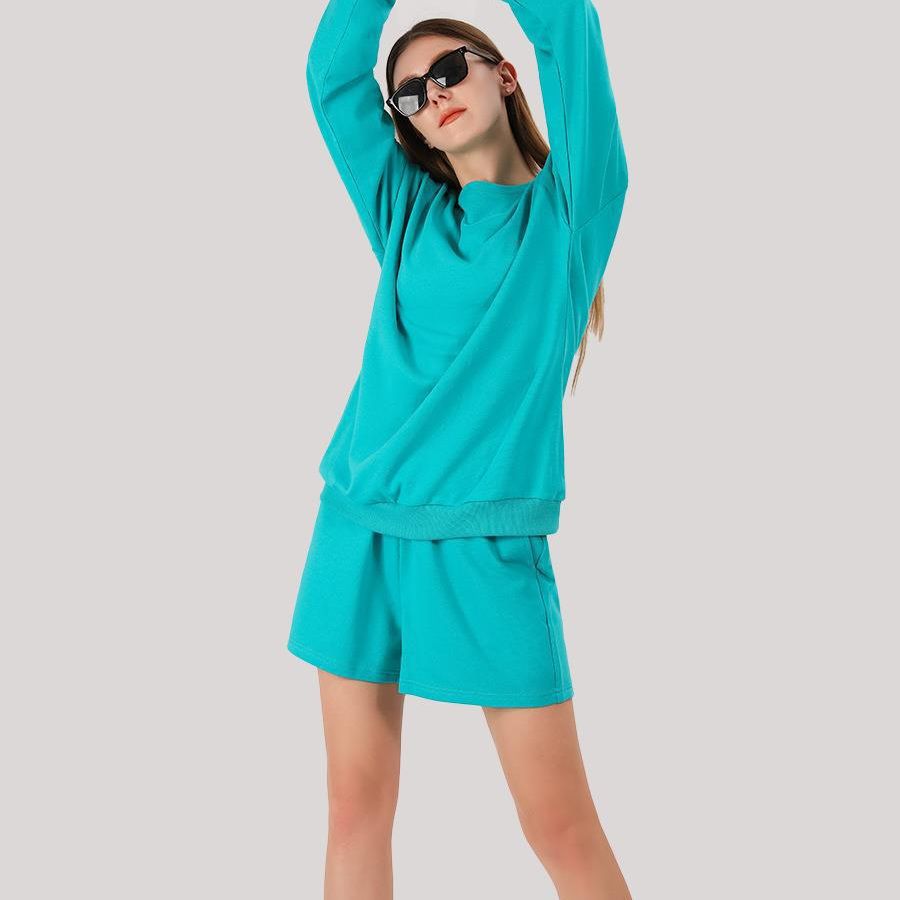 Ladies casual leisure set with long-sleeve top and shorts Ivyshape