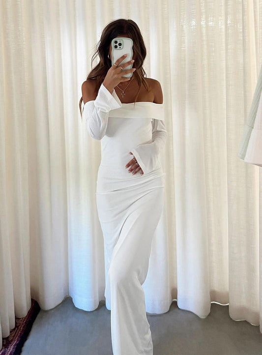 Women Off-Shoulder Maxi Dress with Figure-Hugging Cut Ivyshape
