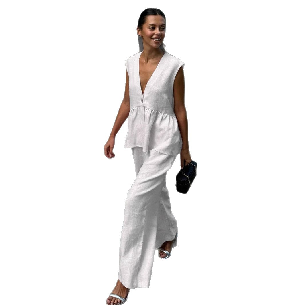 Women's fashionable jumpsuit with V-neck and wide-cut legs Ivyshape