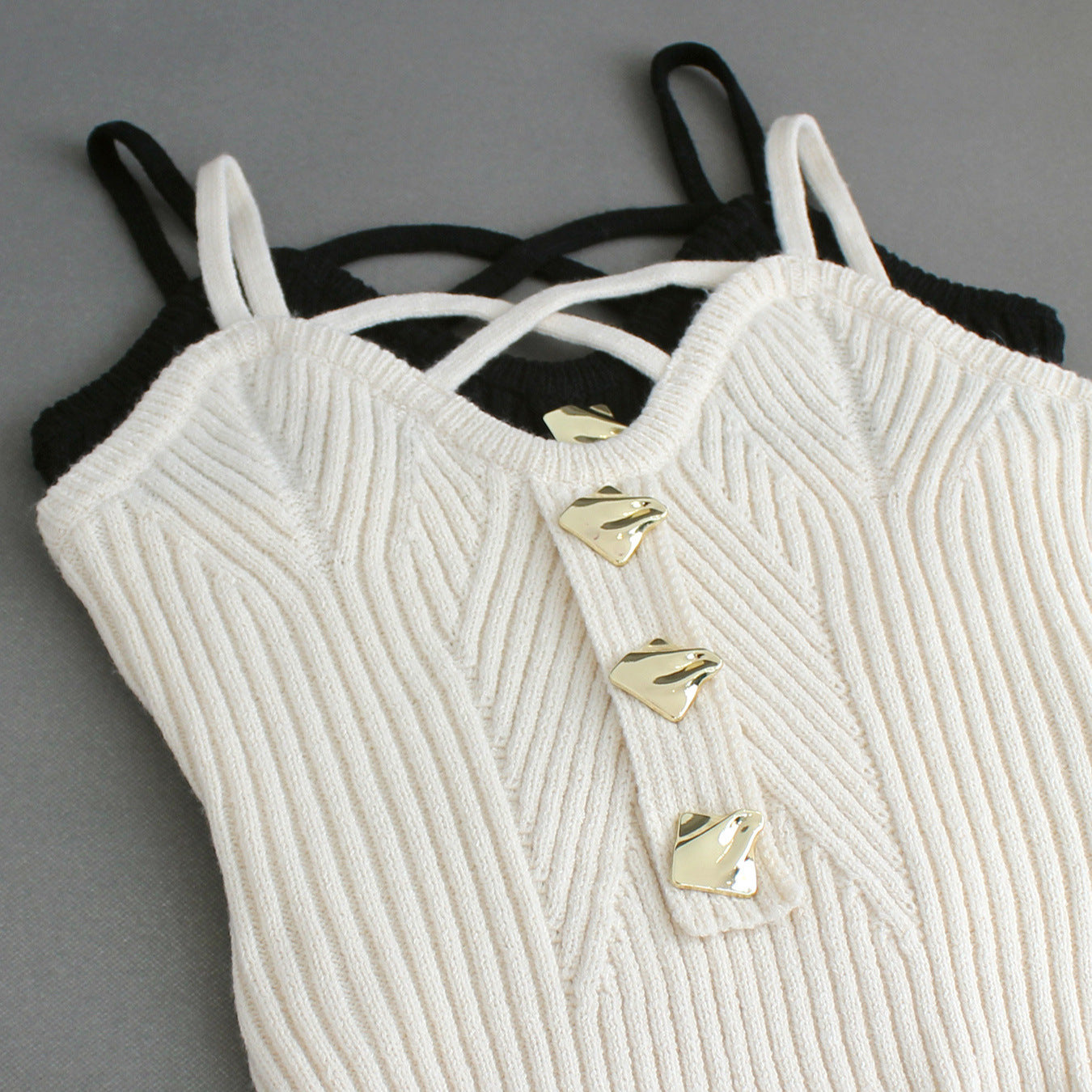 Women's cropped knit top with trendy straps and textured design Ivyshape