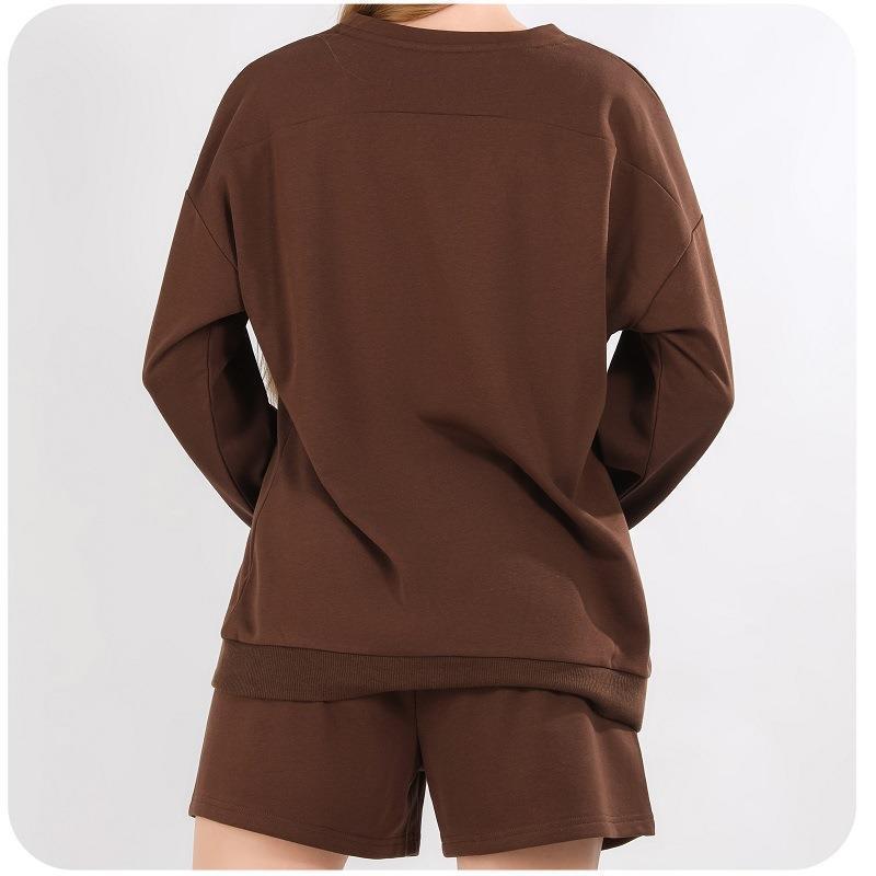 Ladies casual leisure set with long-sleeve top and shorts Ivyshape