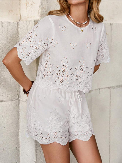 Women's blouse with elegant crochet lace Ivyshape
