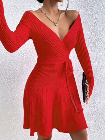 Women fitted wrap dress with stylish V-neckline and belt Ivyshape