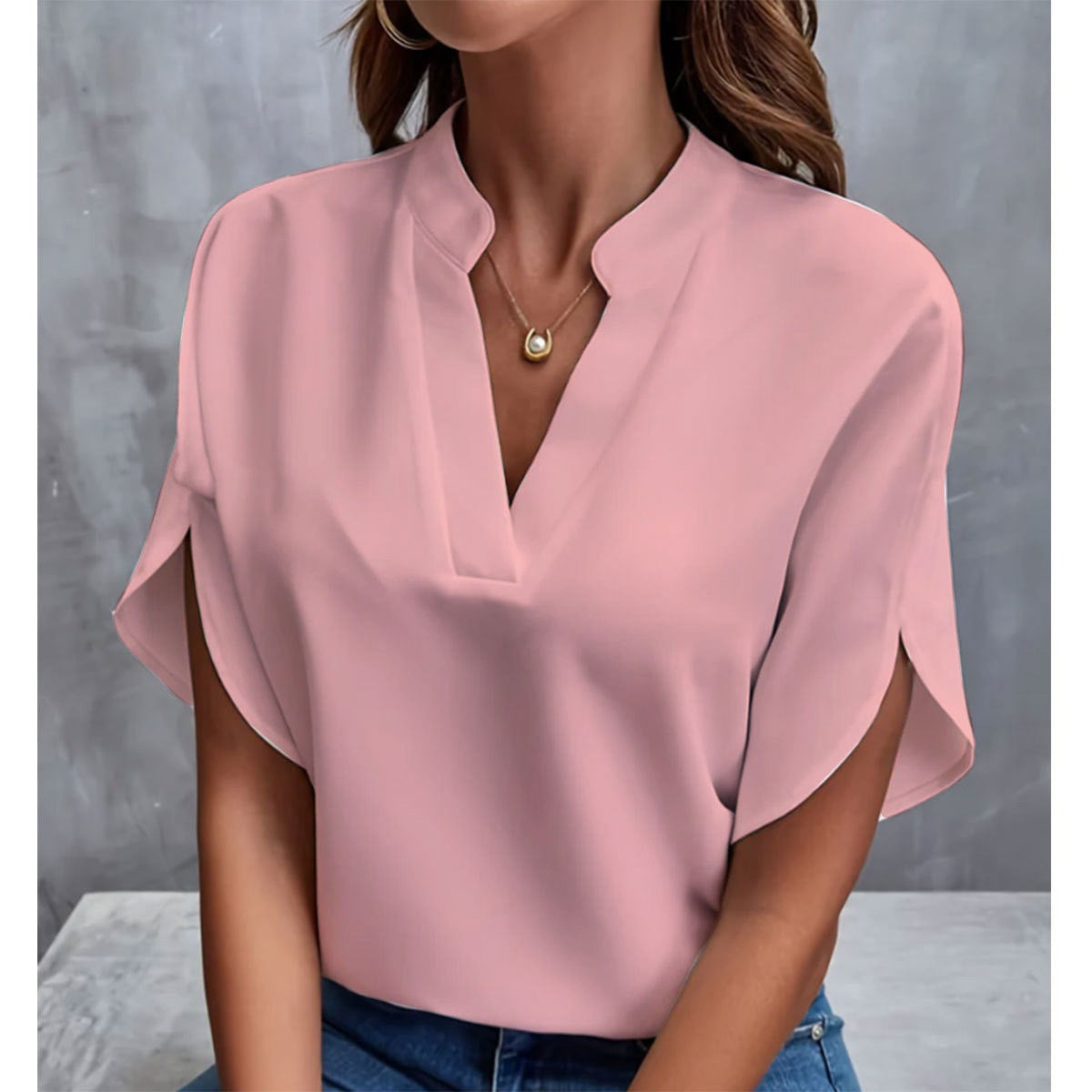 Women's elegant blouse with a loose fit Ivyshape