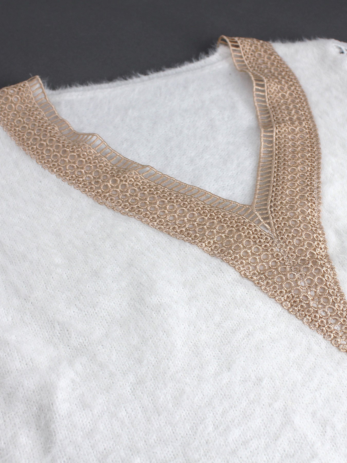 Ladies airy crochet shirt with V-neck and lace inserts Ivyshape