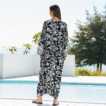 Women's beach tunic with elegant patterned border and deep slit Ivyshape