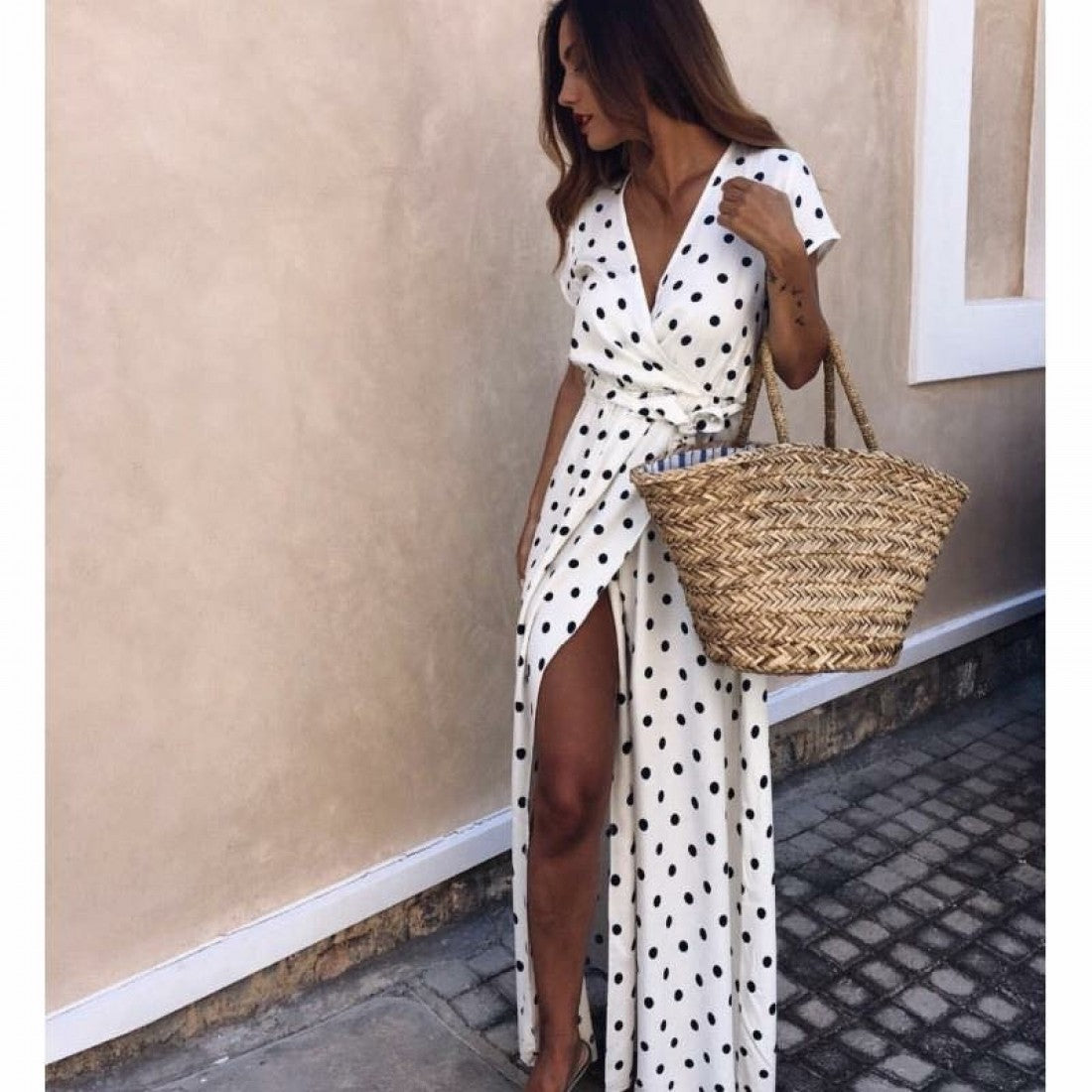 Women's maxi dress with wrap design and sophisticated slit Ivyshape