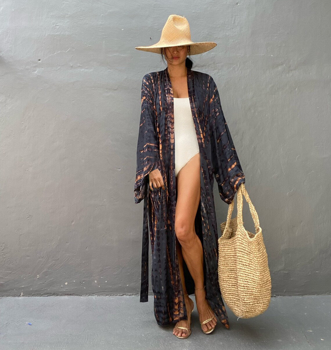 Women's elegant kaftan with playful batik pattern Ivyshape