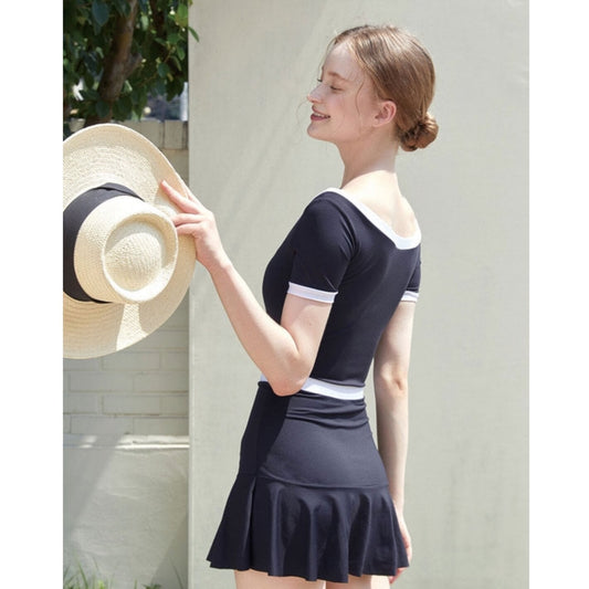 Ladies sporty dress with ruffles and contrasting sleeves Ivyshape