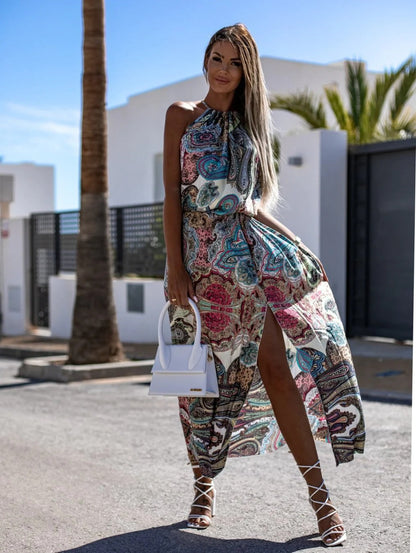 Ladies maxi dress with high slit and paisley pattern Ivyshape