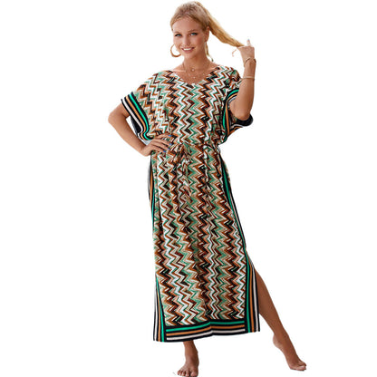 Women's maxi kaftan with eye-catching zigzag pattern and practical side slits Ivyshape
