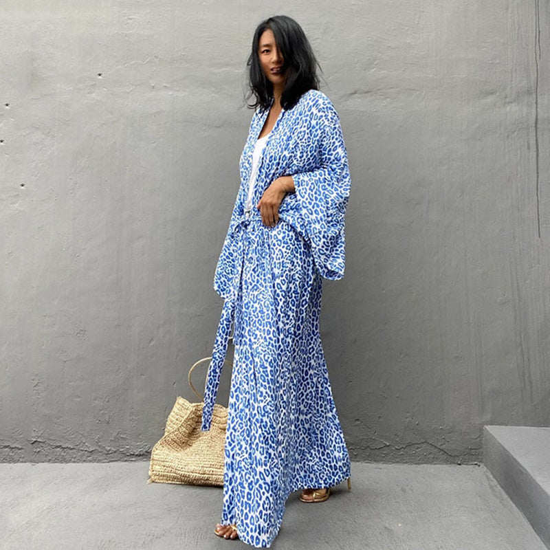 Women's elegant kaftan with animal print and wide sleeves Ivyshape