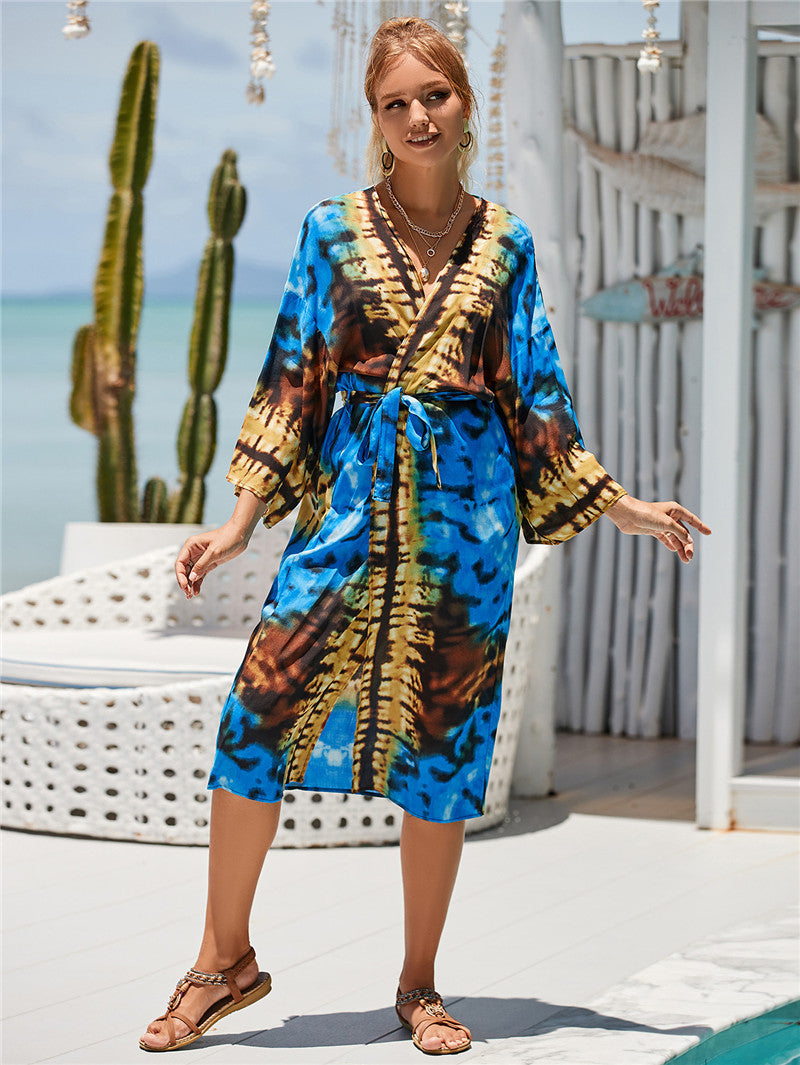 Ladies elegant beach kaftan with loose cut and colorful pattern Ivyshape