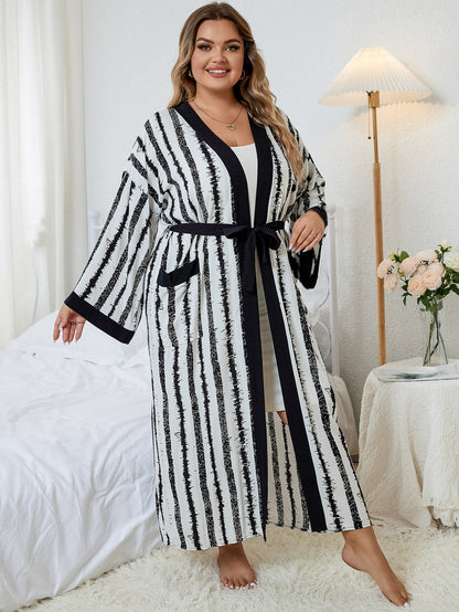 Women's elegant bathrobe with trendy stripe pattern and casual cut Ivyshape