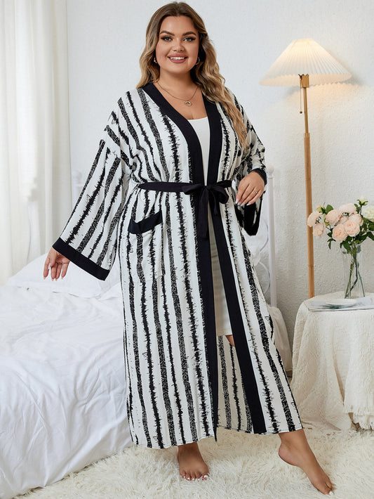 Women's elegant bathrobe with trendy stripe pattern and casual cut Ivyshape