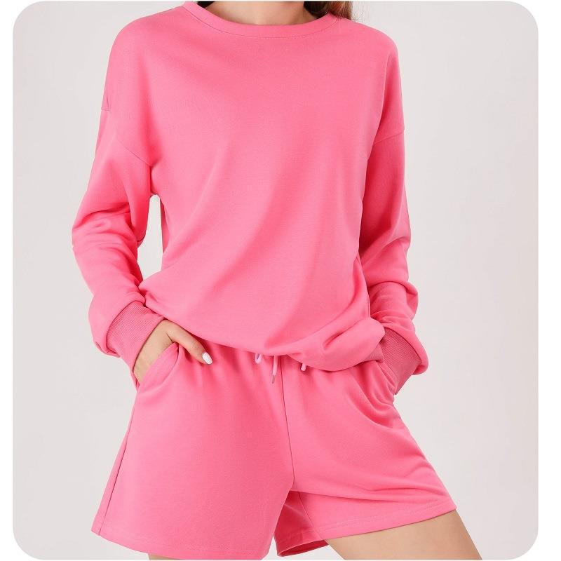 Ladies casual leisure set with long-sleeve top and shorts Ivyshape