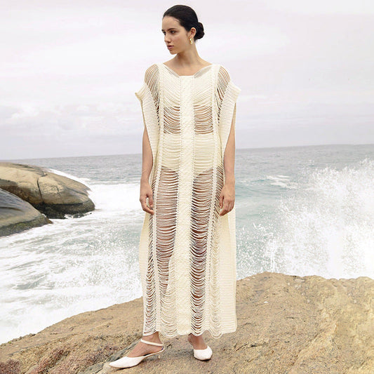Women airy beach cover-up made of fine lace Ivyshape