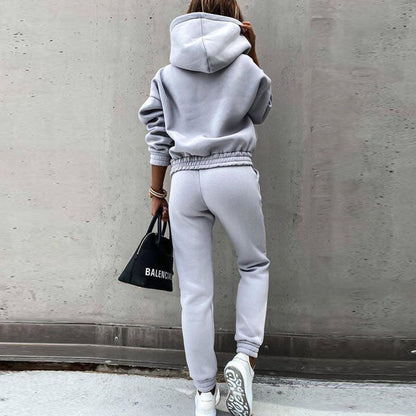 Women's comfortable sweatpants set with casual oversized top and elastic waistband Ivyshape