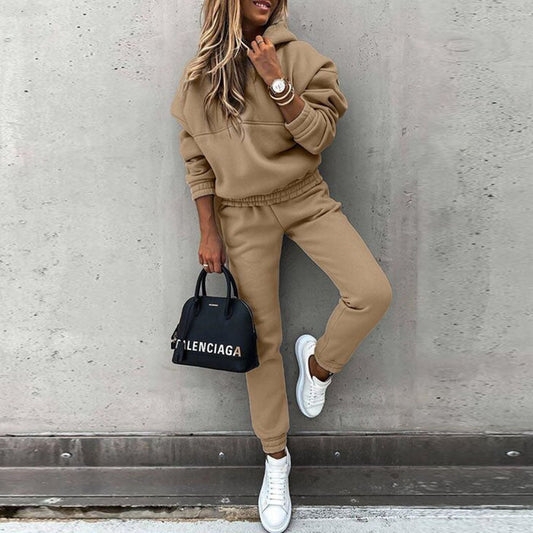 Women's comfortable sweatpants set with casual oversized top and elastic waistband Ivyshape