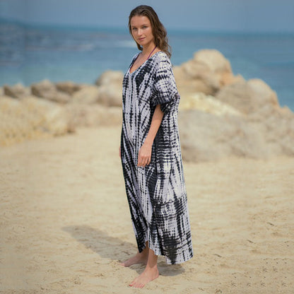 Women's beach kaftan with exquisite batik look and wide cut Ivyshape