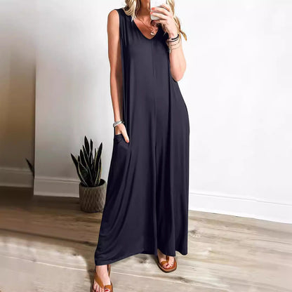 Women's sleeveless maxi dress with side pockets and flowing silhouette Ivyshape