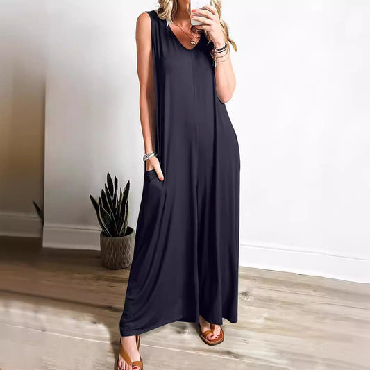 Women's sleeveless maxi dress with side pockets and flowing silhouette Ivyshape