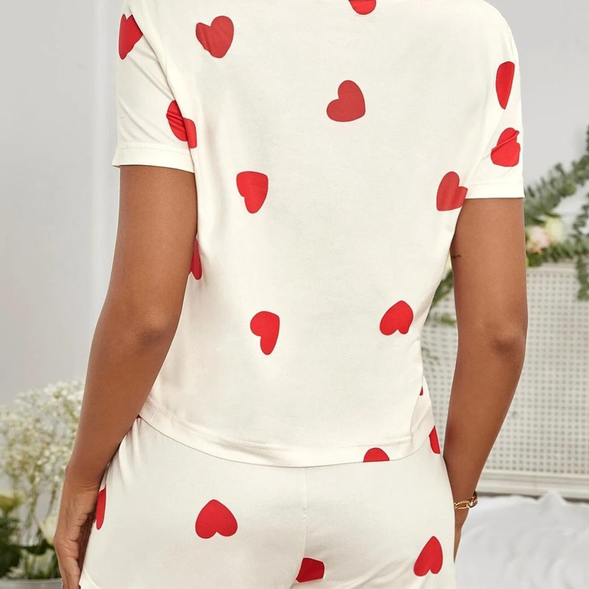Women's Comfortable and Airy T-Shirt with Heart Design Ivyshape