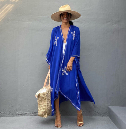 Ladies beach tunic with elaborate decoration and side slit Ivyshape