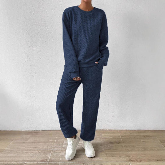 Ladies knitted suit with cable braid pattern Ivyshape