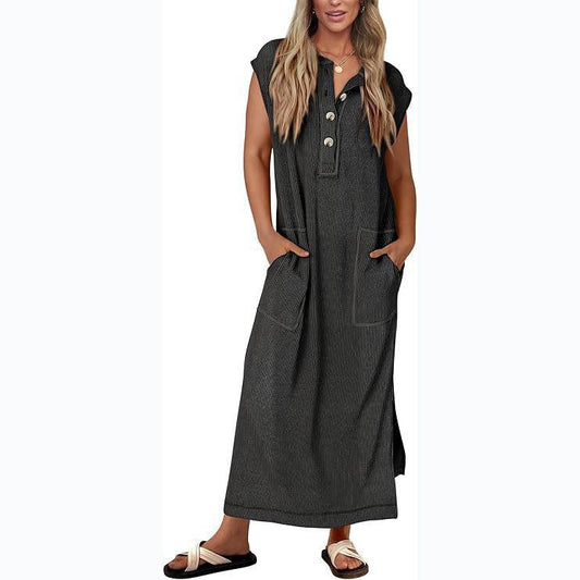 Women’s maxi dress with practical pockets and button closures Ivyshape