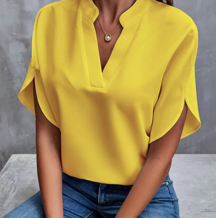 Women's elegant blouse with a loose fit Ivyshape