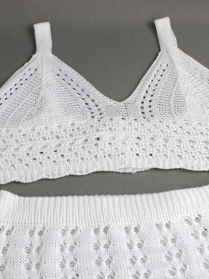 Women's Crochet Crop Top with V-Neck and Fine Details Ivyshape