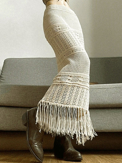 Ladies crocheted maxi skirt with fringes and airy structure Ivyshape