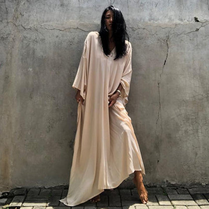 Ladies airy beach dress with V-neckline and wide sleeves Ivyshape