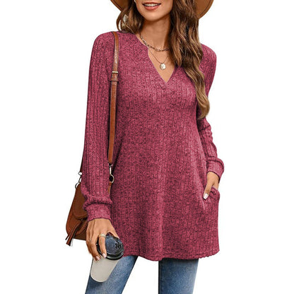 Women’s knitted sweater with side welt pocket and V-neck Ivyshape