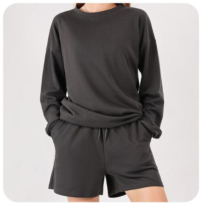 Ladies casual leisure set with long-sleeve top and shorts Ivyshape