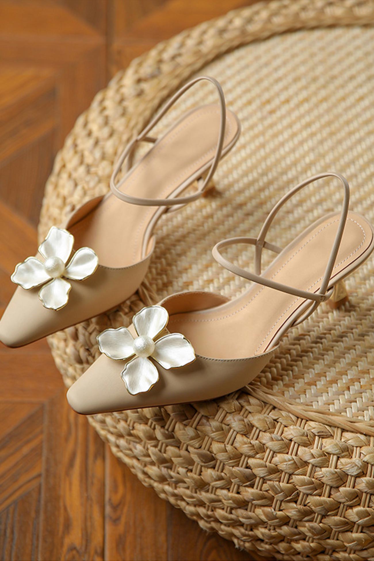 Amara™ | Pearl Flower Pointed-Toe Pumps