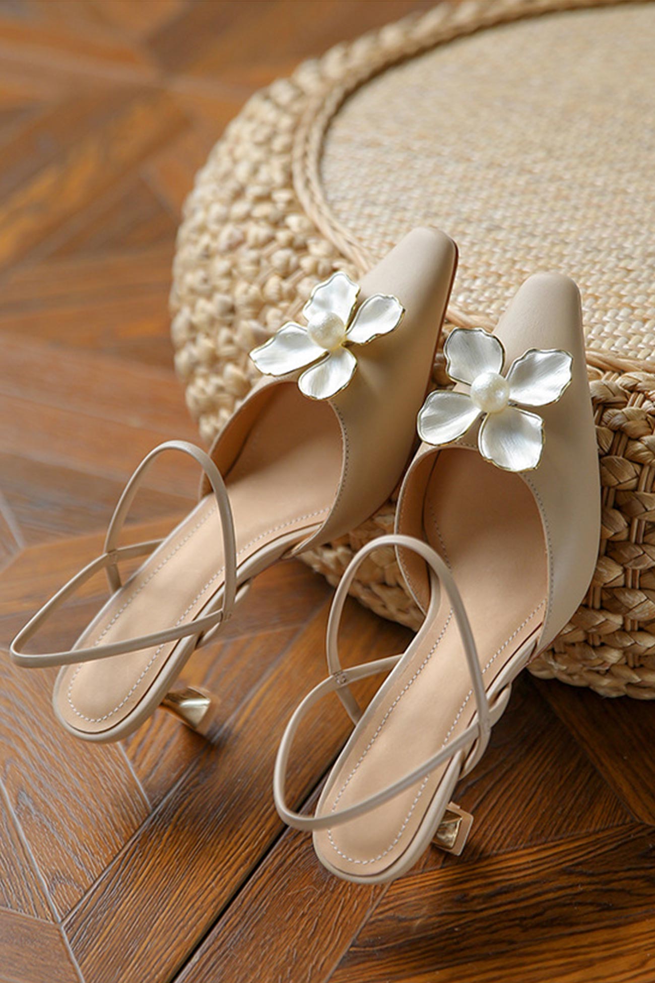 Amara™ | Pearl Flower Pointed-Toe Pumps