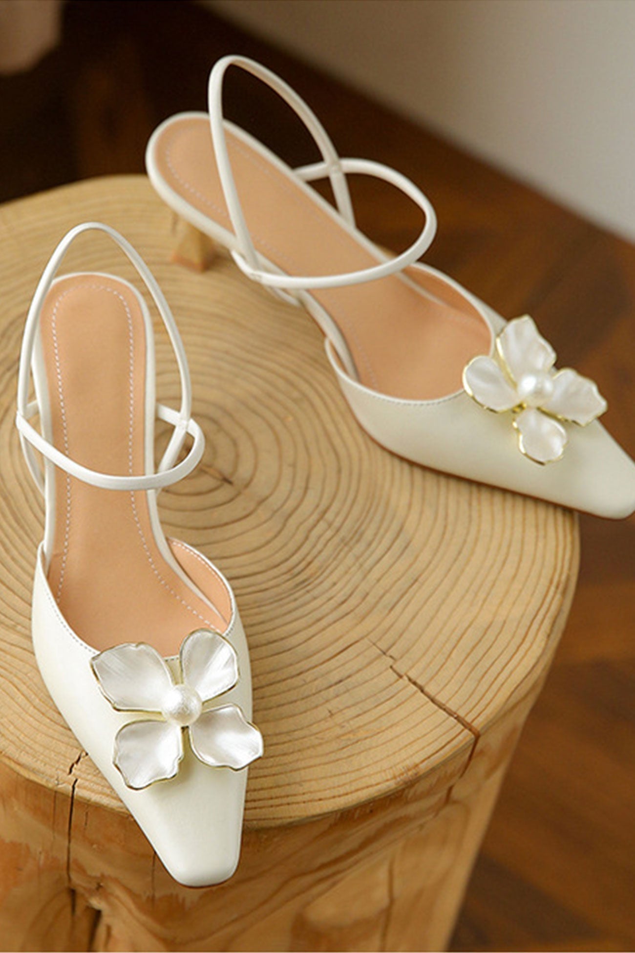 Amara™ | Pearl Flower Pointed-Toe Pumps