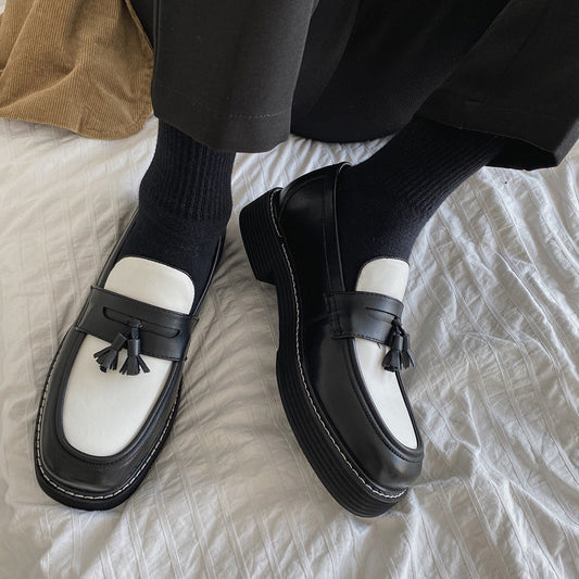 Andres | Piccoli mocassini in pelle bianca e nera con tendenza colore a contrasto per uomo